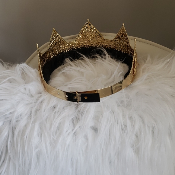 COPY - Crown - Picture 3 of 5